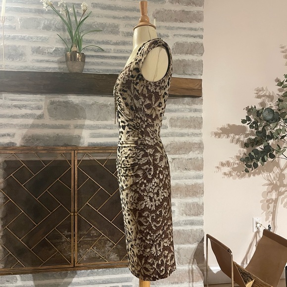 Gorgeous leopard print bodycon stretchy fully lined dress - Picture 6 of 6